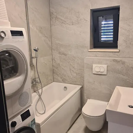 Ivana 3 * Podstrana