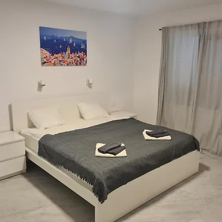 Ivana 3 * Podstrana